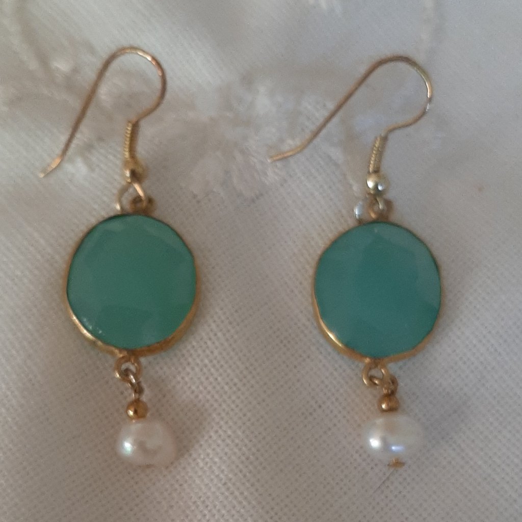 New Seafoam Green Chalcedony And Pearl Earrings 40$